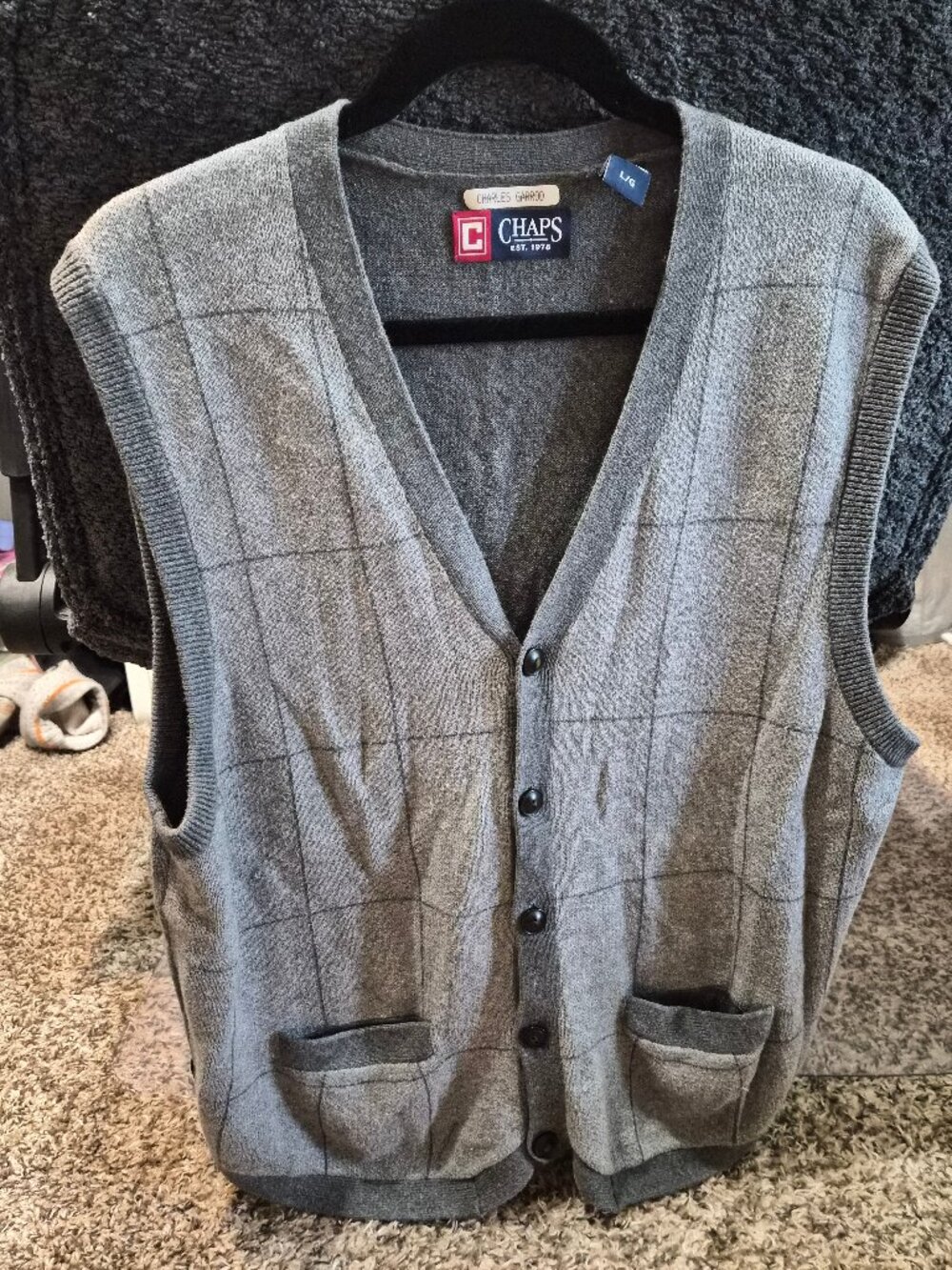 MENS CHAPS GRAY GRID PATTERNED VEST IN SIZE LARGE